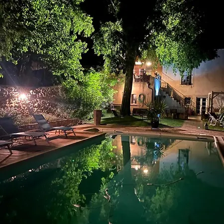 Grande Demeure De Caractere Avec Piscine Au Coeur D Un Village Typique Du Sud De La France Villa *