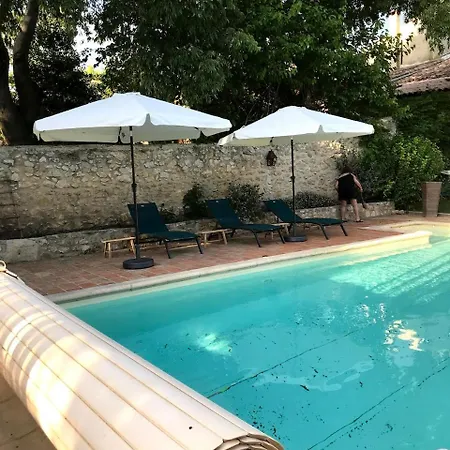 Grande Demeure De Caractere Avec Piscine Au Coeur D Un Village Typique Du Sud De La France Villa