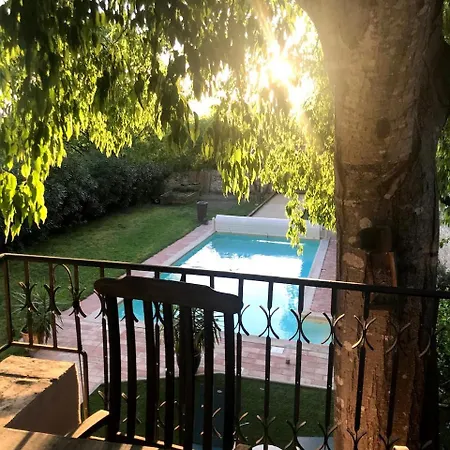 Grande Demeure De Caractere Avec Piscine Au Coeur D Un Village Typique Du Sud De La France *