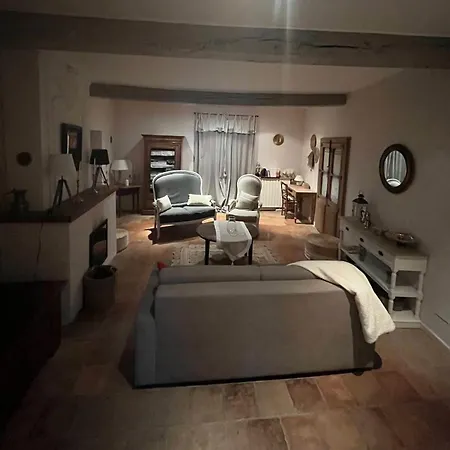 Grande Demeure De Caractere Avec Piscine Au Coeur D Un Village Typique Du Sud De La France Villa *