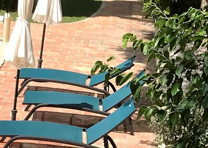 Grande Demeure De Caractere Avec Piscine Au Coeur D Un Village Typique Du Sud De La France فيلة *