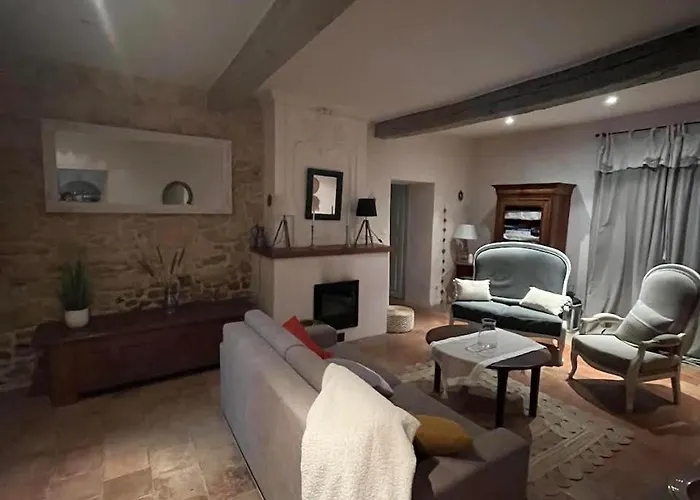 Grande Demeure De Caractere Avec Piscine Au Coeur D Un Village Typique Du Sud De La France فيلة Lagamas